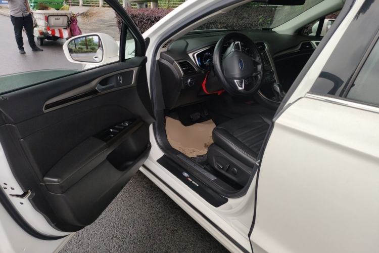 Used Ford Mondeo 2013 2.0L GTDi 200 Luxury Model Driver Seat