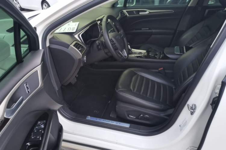 Used Ford Mondeo 2013 2.0L GTDi 200 Fashion Edition Driver Seat