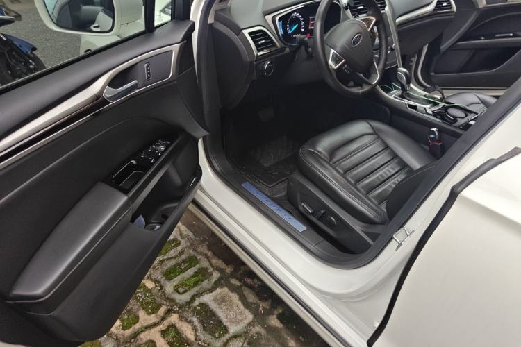 Used Ford Mondeo 2013 2.0L GTDi 200 Luxury Model Driver Seat