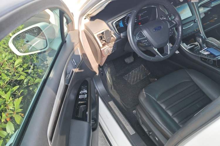 Used Ford Mondeo 2013 2.0L GTDi 200 Luxury Model Driver Seat
