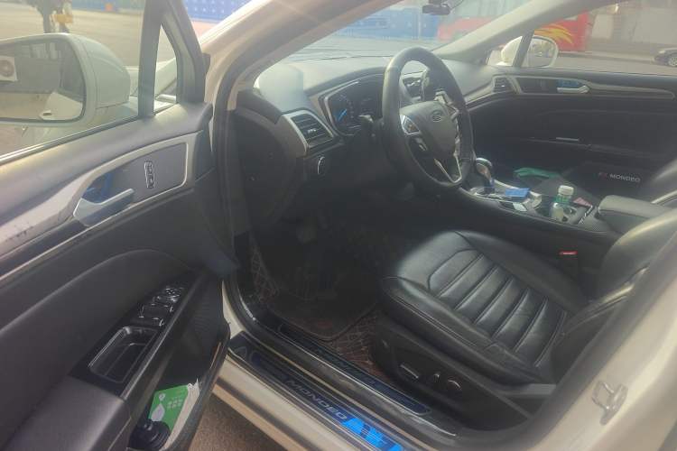 Used Ford Mondeo 2013 2.0L GTDi 200 Luxury Model Driver Seat