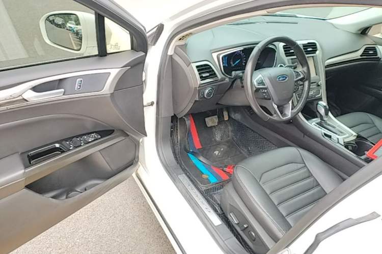 Used Ford Mondeo 2013 2.0L GTDi 200 Luxury Model Driver Seat