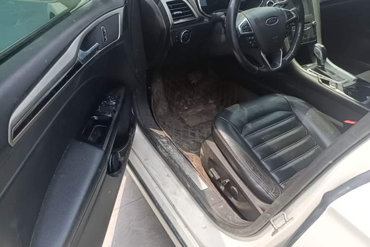Used Ford Mondeo 2013 2.0L GTDi 200 Luxury Model Driver Seat