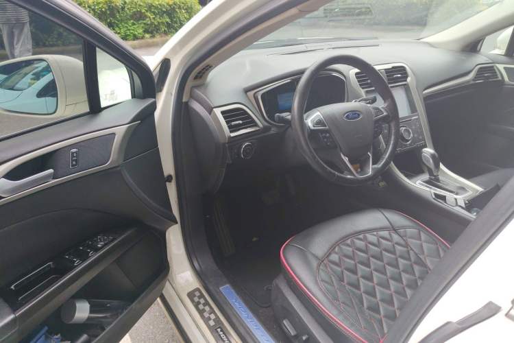 Used Ford Mondeo 2013 2.0L GTDi 200 Fashion Edition Driver Seat