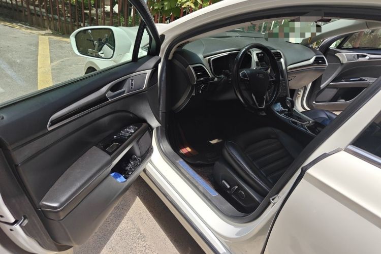 Used Ford Mondeo 2013 2.0L GTDi 200 Fashion Edition Driver Seat