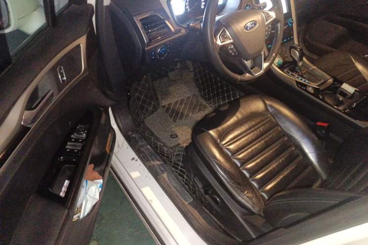 Used Ford Mondeo 2013 2.0L GTDi 200 Luxury Model Driver Seat