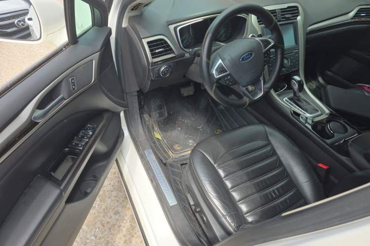Used Ford Mondeo 2013 2.0L GTDi 200 Fashion Edition Driver Seat