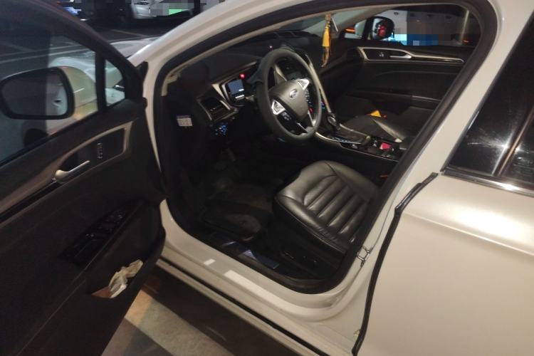 Used Ford Mondeo 2013 2.0L GTDi 200 Fashion Edition Driver Seat