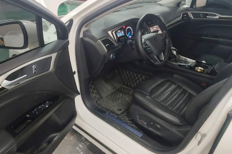 Used Ford Mondeo 2013 2.0L GTDi 200 Fashion Edition Driver Seat