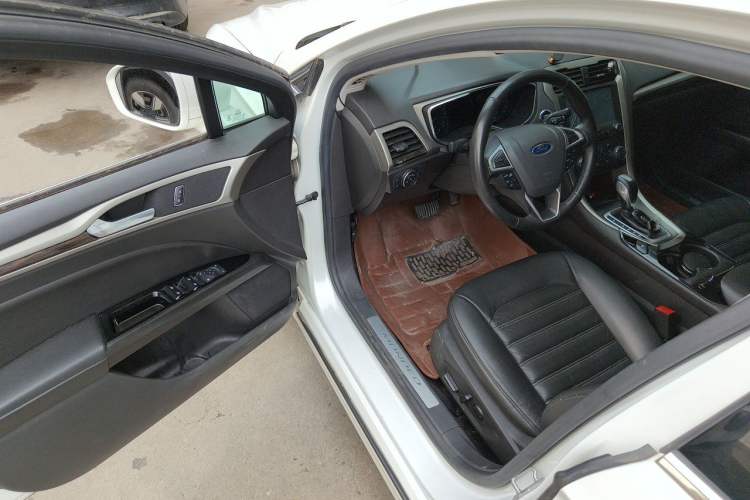 Used Ford Mondeo 2013 2.0L GTDi 200 Fashion Edition Driver Seat