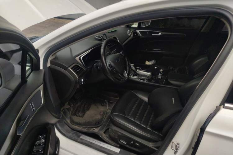 Used Ford Mondeo 2013 2.0L GTDi 200 Luxury Model Driver Seat