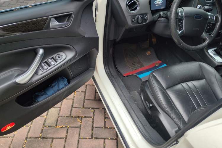 Used Ford Mondeo 2013 2.3L Luxury Model Driver Seat