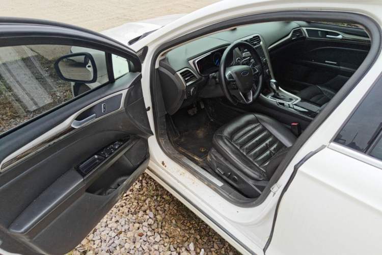 Used Ford Mondeo 2013 2.0L GTDi 200 Luxury Model Driver Seat