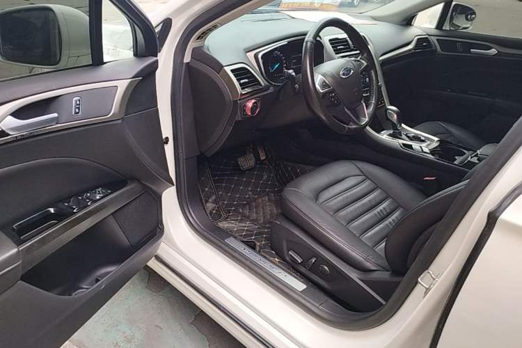 Used Ford Mondeo 2013 2.0L GTDi 200 Luxury Model Driver Seat