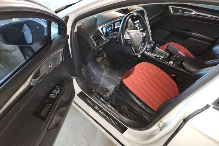 Used Ford Mondeo 2013 2.0L GTDi 200 Luxury Model Driver Seat