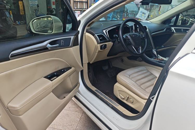 Used Ford Mondeo 2013 2.0L GTDi 200 Fashion Edition Driver Seat