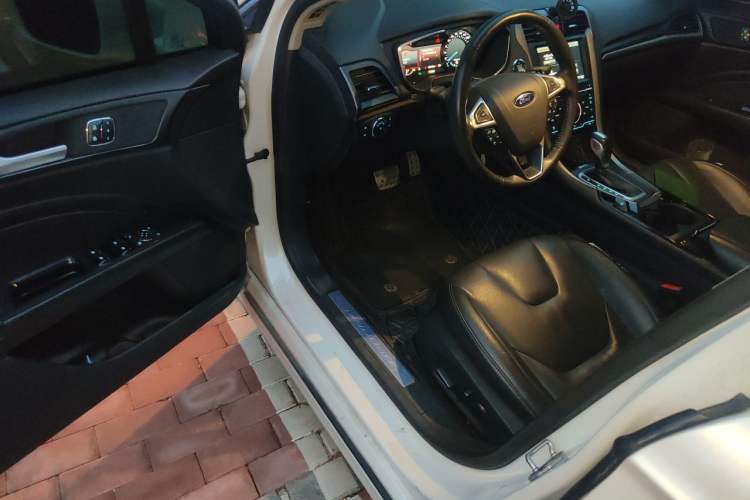 Used Ford Mondeo 2013 2.0L GTDi240 Luxury Sport Model Driver Seat