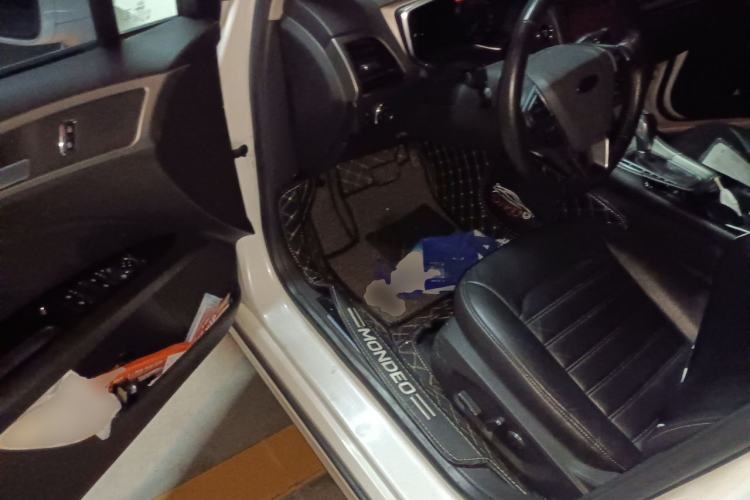 Used Ford Mondeo 2013 2.0L GTDi 200 Fashion Edition Driver Seat