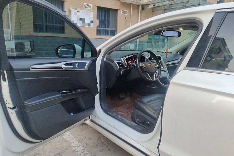 Used Ford Mondeo 2013 2.0L GTDi 200 Fashion Edition Driver Seat