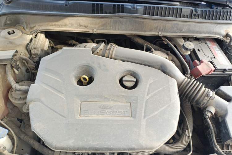 Used Ford Mondeo 2013 2.0L GTDi 200 Luxury Model Engine Bay