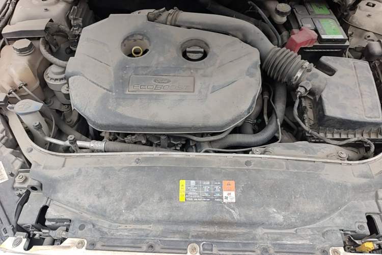 Used Ford Mondeo 2013 2.0L GTDi 200 Luxury Model Engine Bay