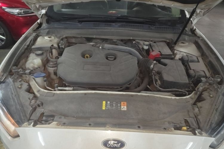 Used Ford Mondeo 2013 2.0L GTDi 200 Fashion Edition Engine Bay