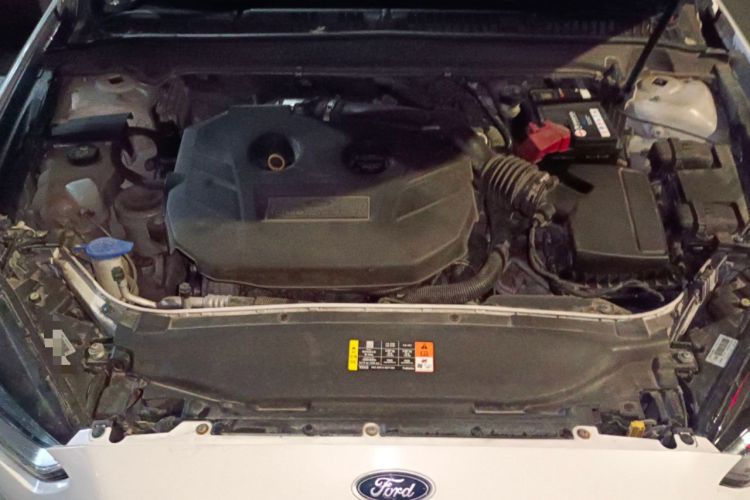 Used Ford Mondeo 2013 2.0L GTDi 200 Fashion Edition Engine Bay