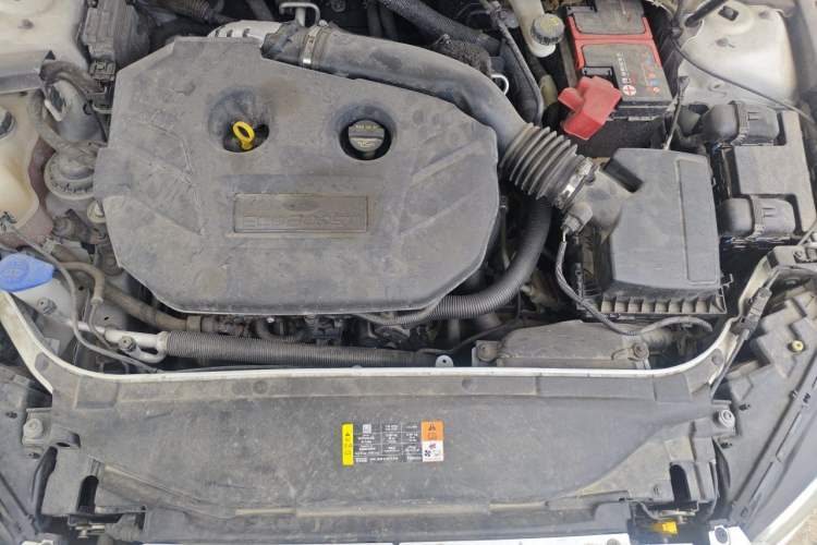 Used Ford Mondeo 2013 2.0L GTDi 200 Fashion Edition Engine Bay
