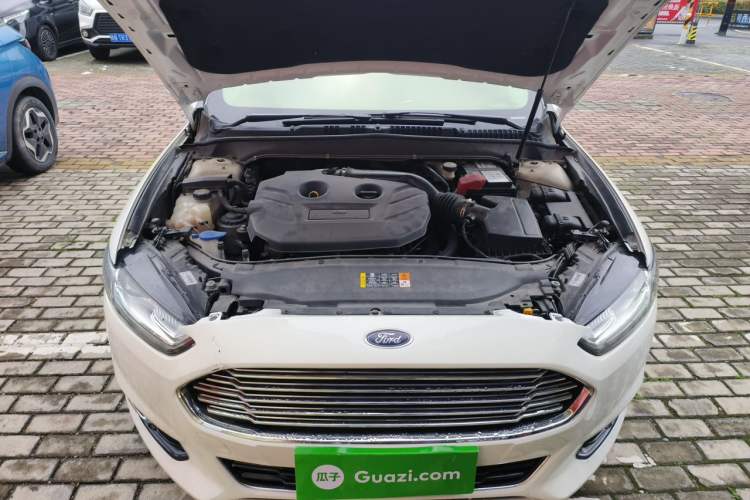 Used Ford Mondeo 2013 2.0L GTDi 200 Luxury Model Engine Bay