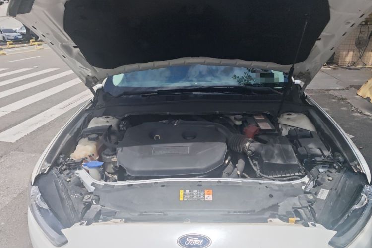 Used Ford Mondeo 2013 2.0L GTDi 200 Fashion Edition Engine Bay