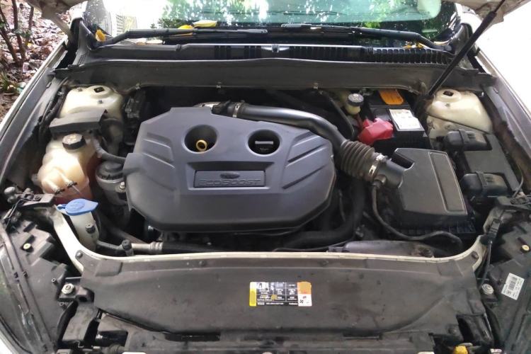 Used Ford Mondeo 2013 2.0L GTDi 200 Fashion Edition Engine Bay
