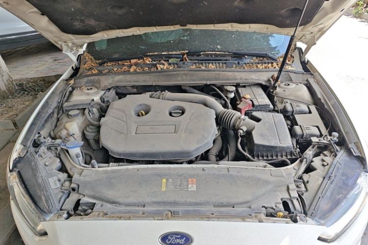Used Ford Mondeo 2013 2.0L GTDi 200 Fashion Edition Engine Bay