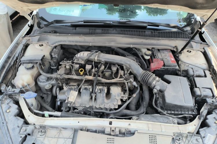 Used Ford Mondeo 2013 2.0L GTDi 200 Luxury Model Engine Bay