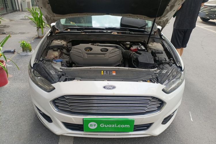 Used Ford Mondeo 2013 2.0L GTDi 200 Luxury Model Engine Bay