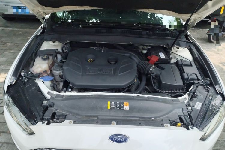 Used Ford Mondeo 2013 2.0L GTDi 200 Luxury Model Engine Bay