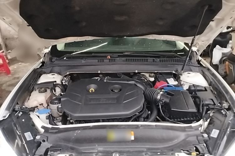 Used Ford Mondeo 2013 2.0L GTDi 200 Luxury Model Engine Bay