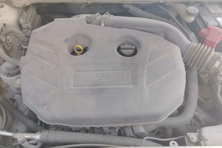Used Ford Mondeo 2013 2.0L GTDi 200 Luxury Model Engine Bay