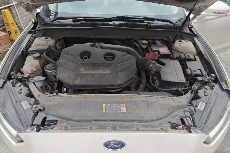 Used Ford Mondeo 2013 2.0L GTDi 200 Fashion Edition Engine Bay