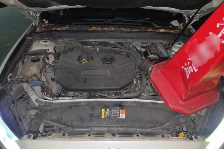 Used Ford Mondeo 2013 2.0L GTDi240 Luxury Sport Model Engine Bay