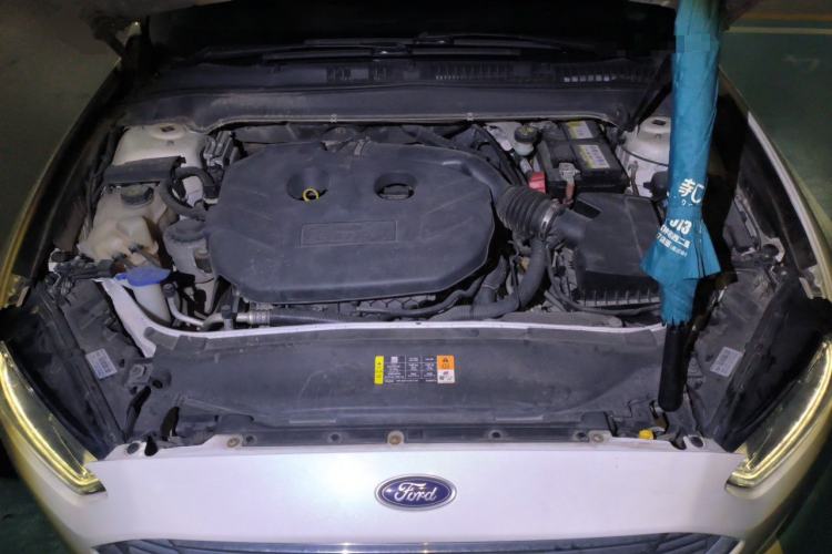Used Ford Mondeo 2013 2.0L GTDi 200 Luxury Model Engine Bay