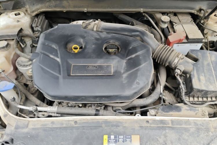 Used Ford Mondeo 2013 2.0L GTDi 200 Fashion Edition Engine Bay