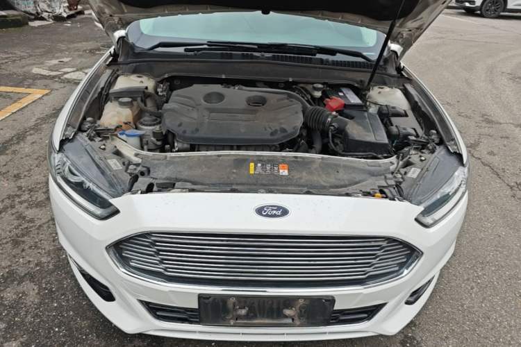 Used Ford Mondeo 2013 2.0L GTDi 200 Fashion Edition Engine Bay