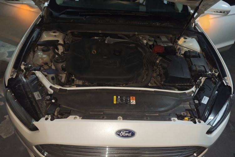 Used Ford Mondeo 2013 2.0L GTDi240 Flagship Edition Engine Bay