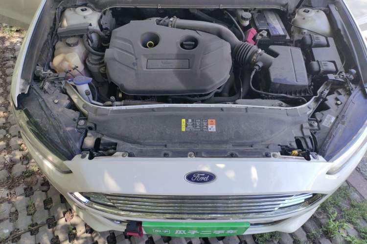 Used Ford Mondeo 2013 2.0L GTDi 200 Fashion Edition Engine Bay