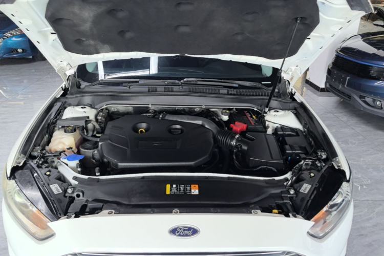 Used Ford Mondeo 2013 2.0L GTDi 200 Fashion Edition Engine Bay