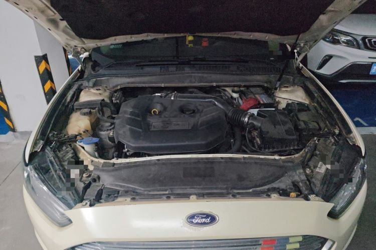 Used Ford Mondeo 2013 2.0L GTDi 200 Luxury Model Engine Bay