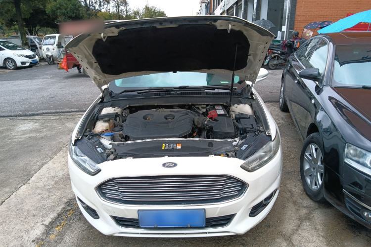 Used Ford Mondeo 2013 2.0L GTDi 200 Luxury Model Engine Bay