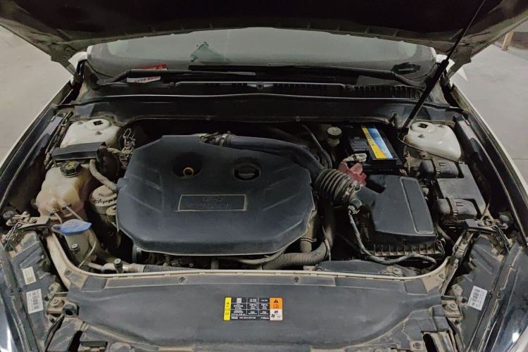 Used Ford Mondeo 2013 2.0L GTDi 200 Luxury Model Engine Bay