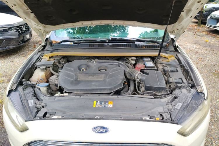 Used Ford Mondeo 2013 2.0L GTDi 200 Luxury Model Engine Bay