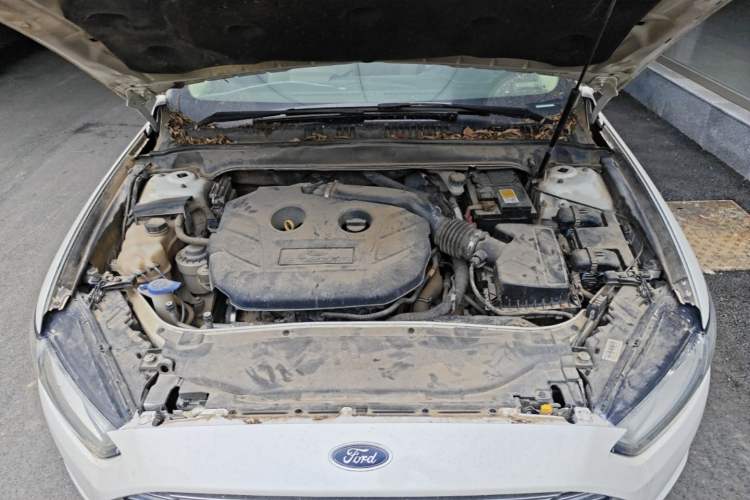 Used Ford Mondeo 2013 2.0L GTDi 200 Luxury Model Engine Bay
